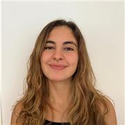 Me defino como una persona empática, comunicativa e interesada en la educación consciente sin importar su edad o nivel.
